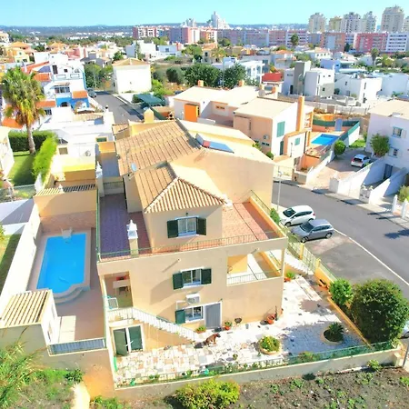 Olival With Pool Walking Distance To فيلة Armação de Pêra
