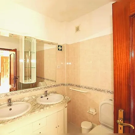 Villa Olival With Pool Walking Distance To Armação de Pêra