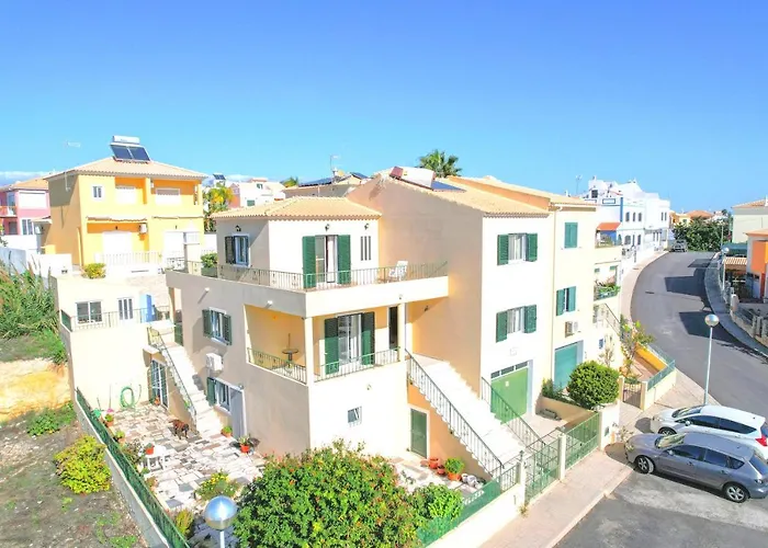 Villa Olival With Pool Walking Distance To