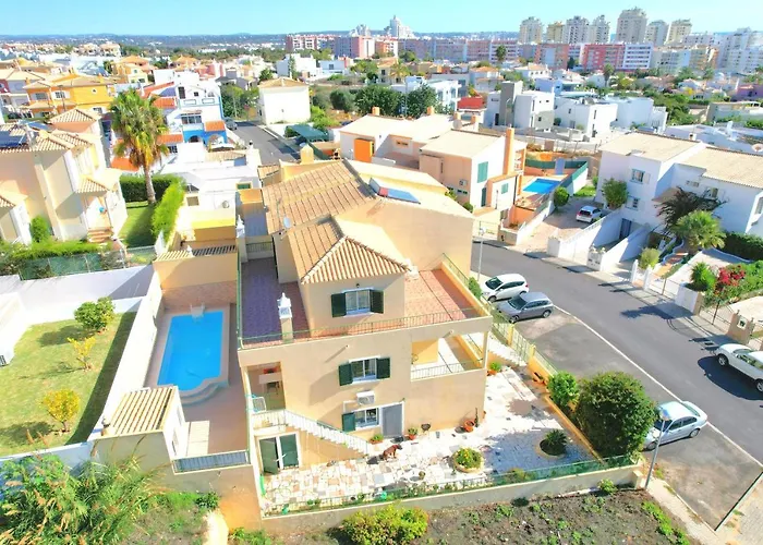 Olival With Pool Walking Distance To Villa Armação de Pêra