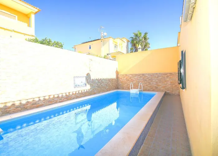 Olival With Pool Walking Distance To Villa Armação de Pêra