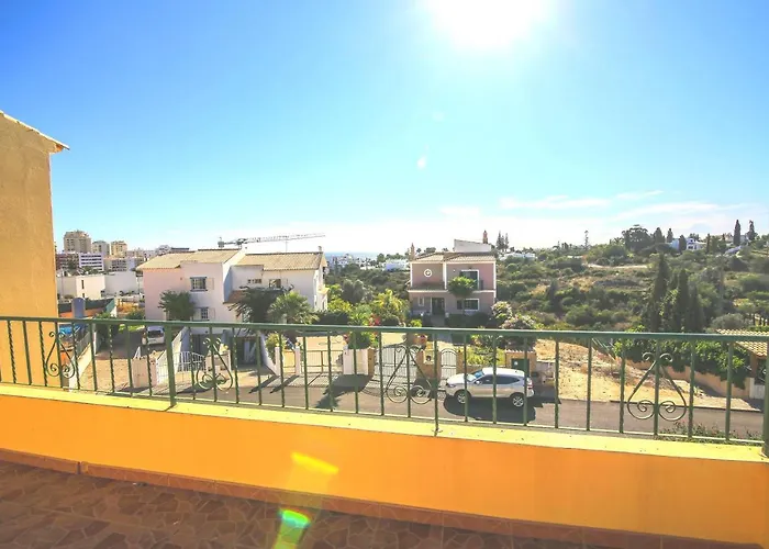 Villa Olival With Pool Walking Distance To Armação de Pêra