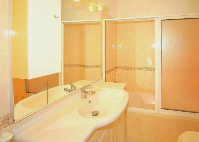 Villa Olival With Pool Walking Distance To Armação de Pêra