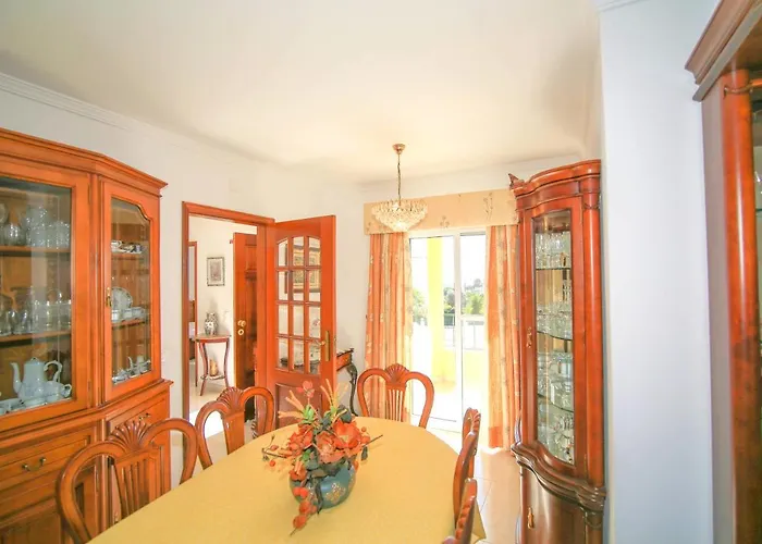 Olival With Pool Walking Distance To Villa