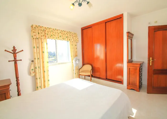Villa Olival With Pool Walking Distance To
