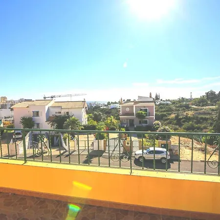 Villa Olival With Pool Walking Distance To Armação de Pêra