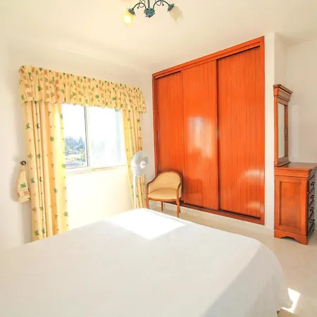 Villa Olival With Pool Walking Distance To